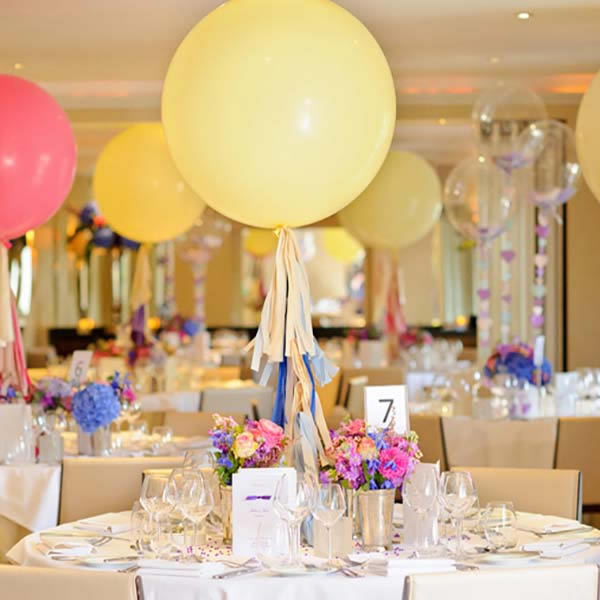 Ballonnen-op-tafels-bruiloft
