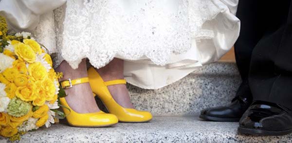 gele-bruidsschoenen-thema-geel
