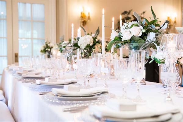 klassieke-bruiloft-tafel-decoratie