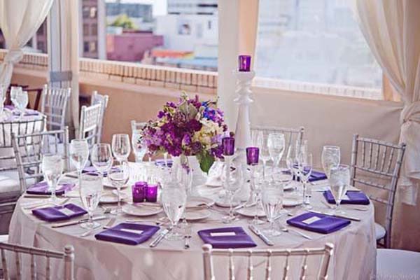 paarse-decoratie-bruiloft
